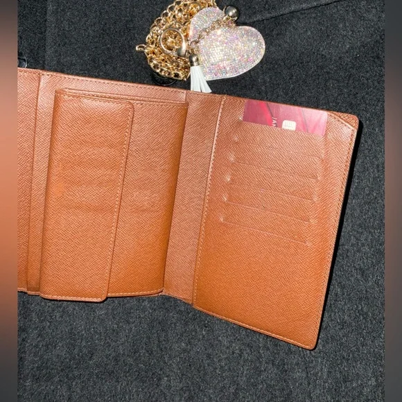 ✅ AUTHENTIC LOUIS VUITTON WALLET MONOGRAM - Picture 5 of 12